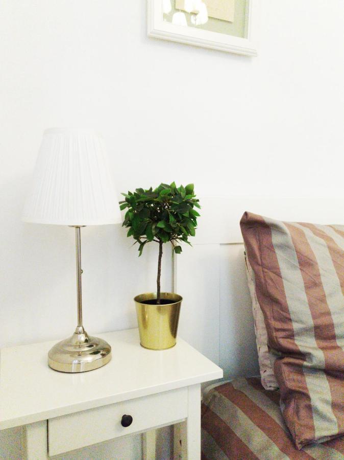Discover Krakow Apartments - 3 Rakowicka St - Classic Apartments Near Main Station - Netflix ภายนอก รูปภาพ