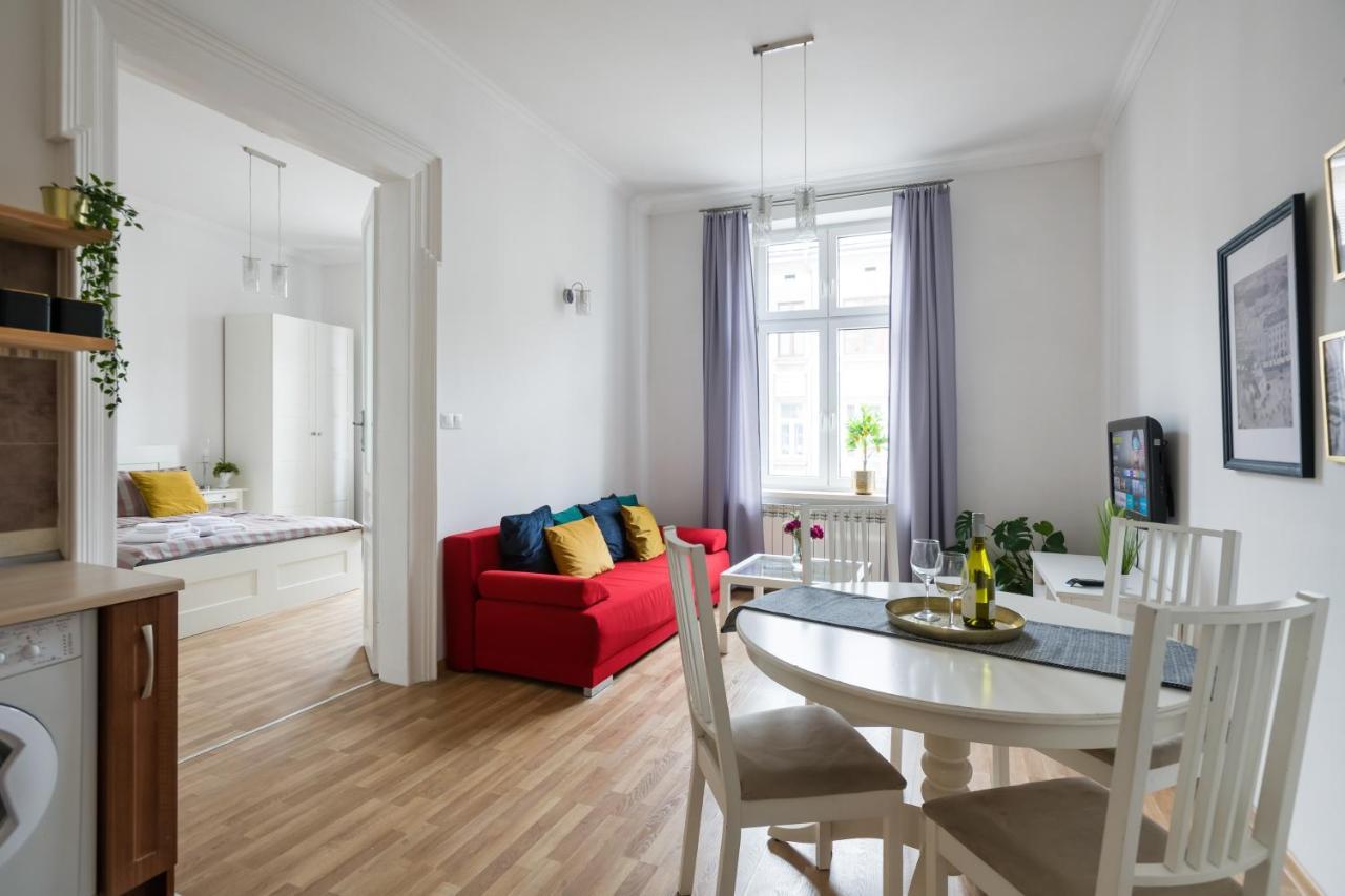 Discover Krakow Apartments - 3 Rakowicka St - Classic Apartments Near Main Station - Netflix ภายนอก รูปภาพ