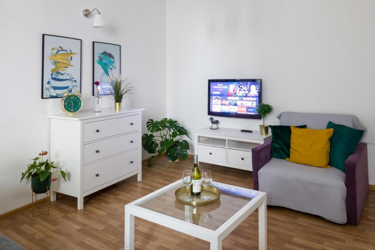 Discover Krakow Apartments - 3 Rakowicka St - Classic Apartments Near Main Station - Netflix ภายนอก รูปภาพ