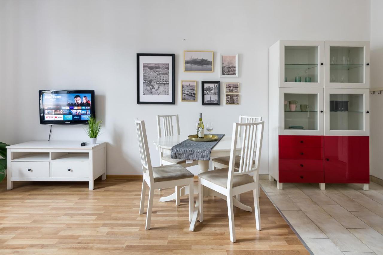 Discover Krakow Apartments - 3 Rakowicka St - Classic Apartments Near Main Station - Netflix ภายนอก รูปภาพ