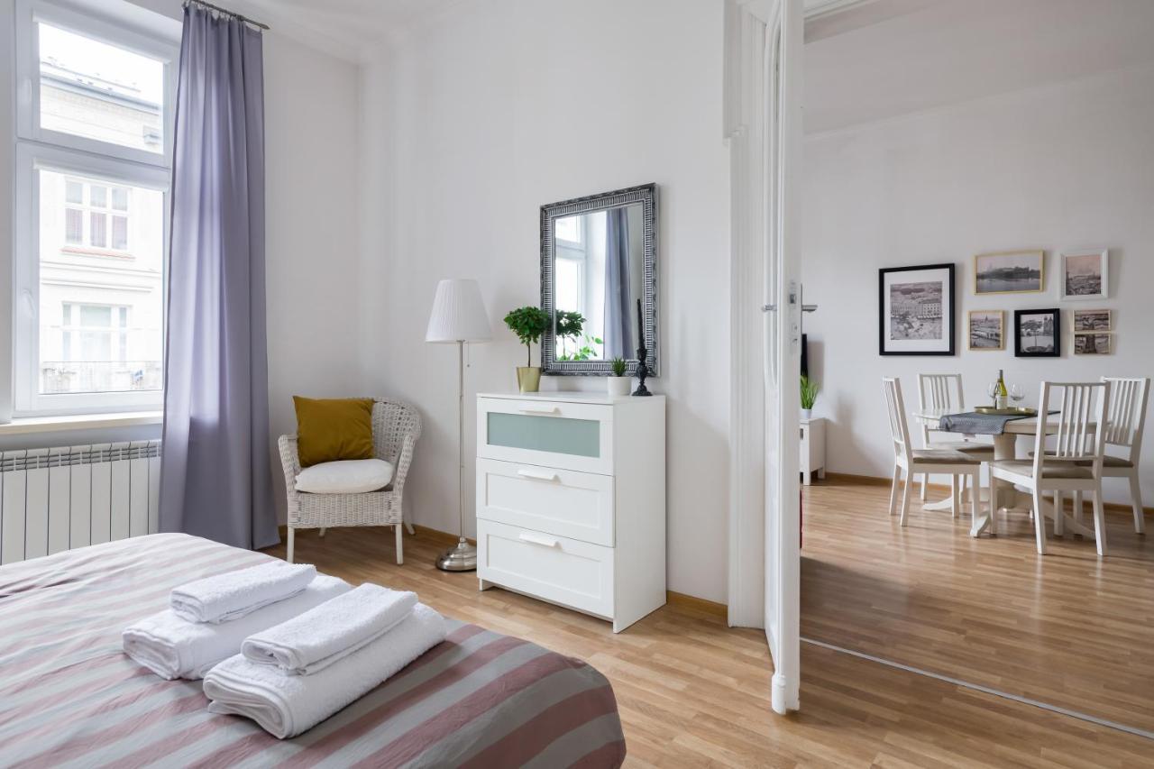 Discover Krakow Apartments - 3 Rakowicka St - Classic Apartments Near Main Station - Netflix ภายนอก รูปภาพ